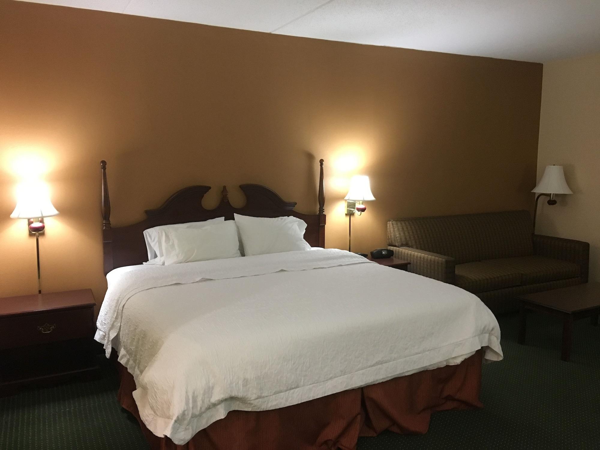 Hotel Hampton 3*